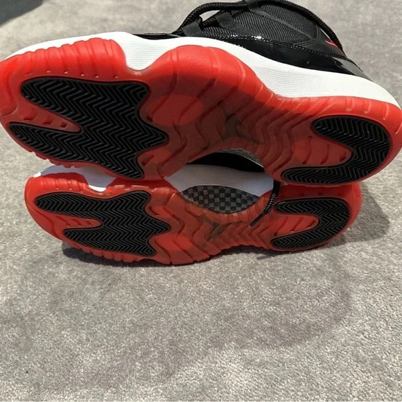 Jordan 11 “bred” 2012 release, size 11 never worn ! - Picture 7 of 14